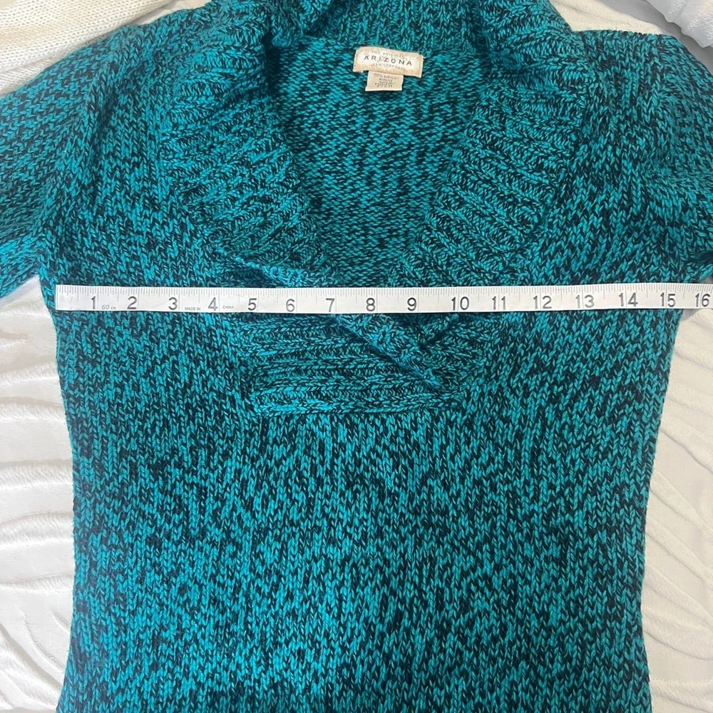 Arizona Jean Company Sweater  3/4 sleeves Green V neck knit  Neck Stretch small‎